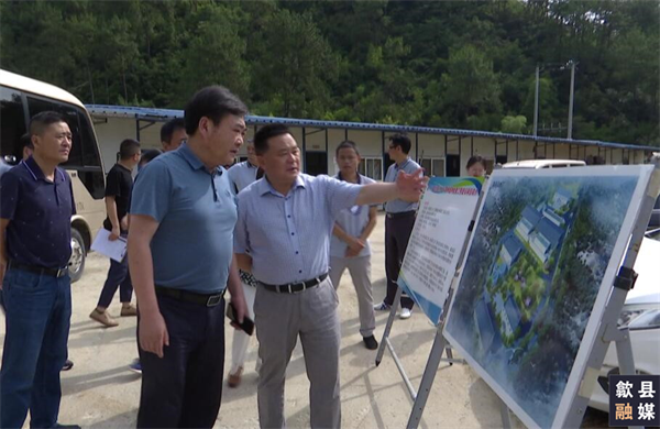6月18日，县委常委、常务副县长吴志平带队先后来到城区备用饮用水源保护区治理工程、第三水厂及供水管网配套延伸工程、渔梁风貌整治提升工程、城区老旧管网提升项目、游泳馆二期等重点项目建设现场，黄山米兰网_米兰（中国）集团党委书记、董事长洪筱明陪同。.png