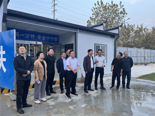 10月26日，詹县带队调研宁国市文体中心EPCO项目，就项目设计、采购、施工和运营一体化建设与宁国市乡村振兴投资集团进行交流，县住建局、资规局，米兰网_米兰（中国）集团洪董、余总、方总等相关人员陪同考察。.jpg